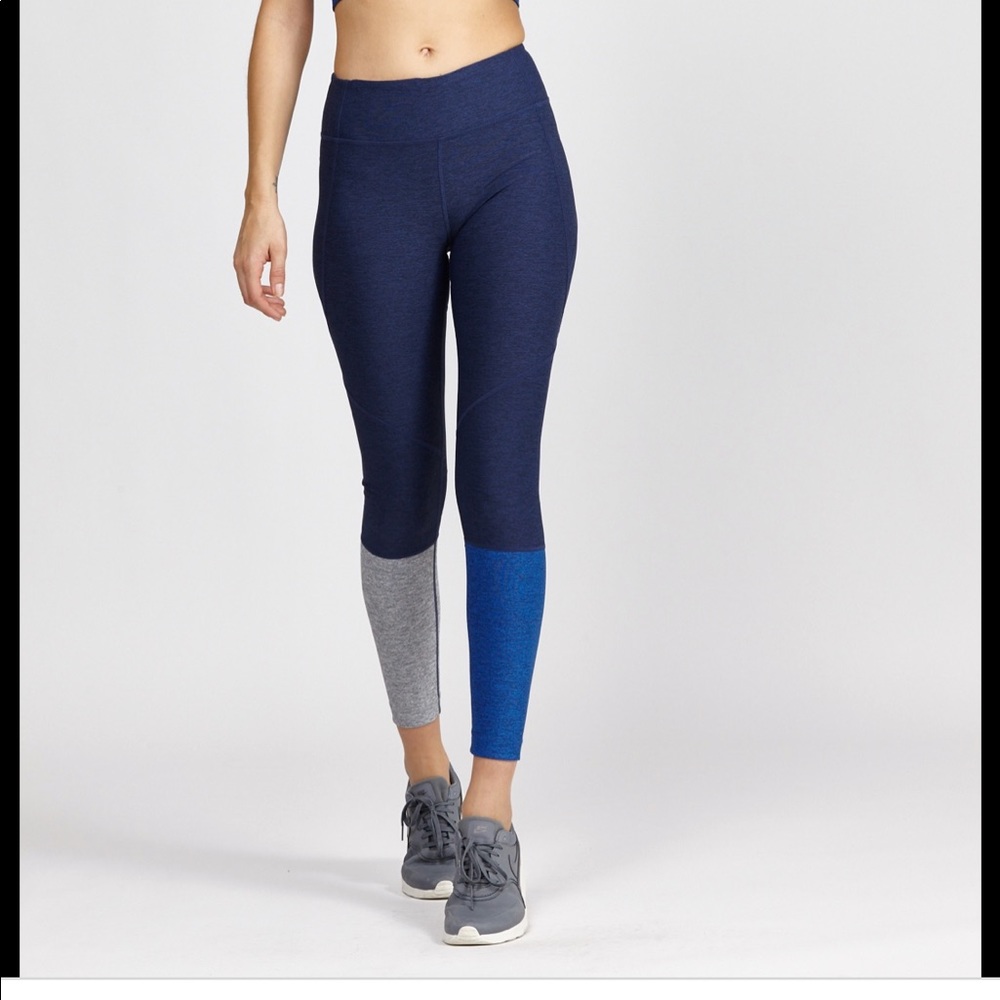 Outdoor Voices 3/4 warm-up leggings